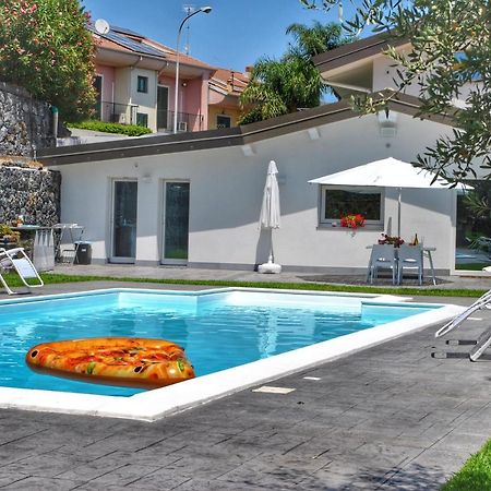 Villa Dedalisa By Holidayngo Acireale Buitenkant foto