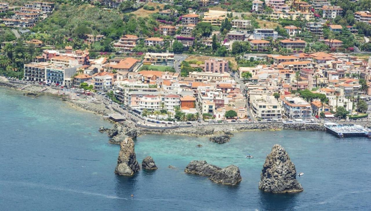 Villa Dedalisa By Holidayngo Acireale Buitenkant foto